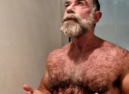 Hairy Muscle Stepdaddy Showering