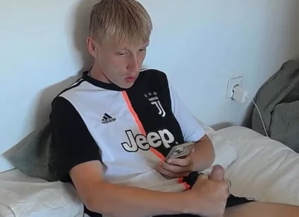[face Reveal] Soccer Bro Jerks off in Bed