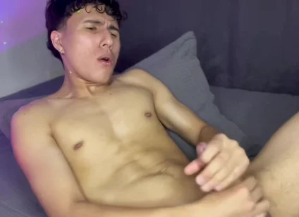 Deepthroat Roars Under Skinny, Willing Form