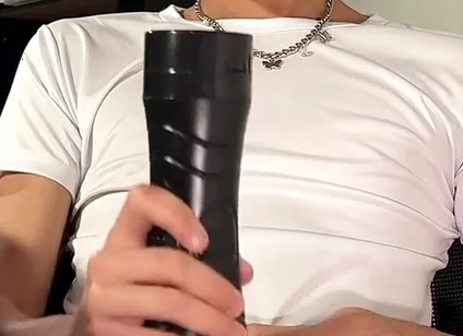 The Boss Is Outraged When He Catches the Employee Masturbating During Work Hours and Wasting Milk