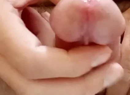 Rockardglans powerful cumshot in bathroom