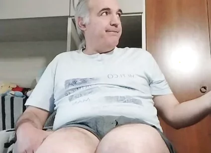 Porn Show Online with Handjob and Piss in the Bottle