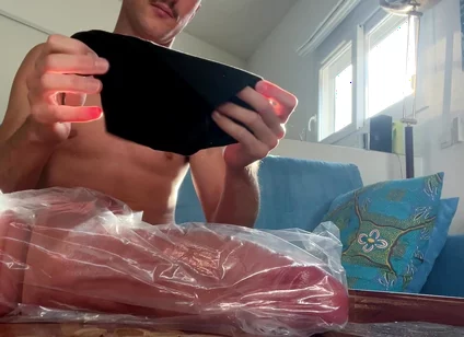 Maxence Angel Unbox a Jocktribe Dildo