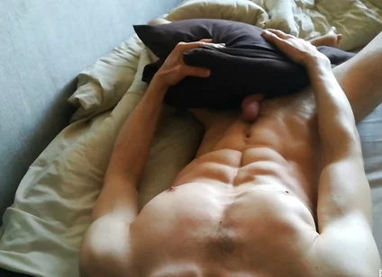 I Want to Cum so Bad... Dry Humping My Pillow Until I Blast