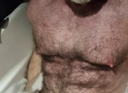 Hairy Muscle Bear Jerk off in Tub