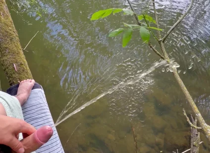 Twink 18 Pissing in Nature