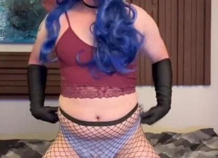 Sissy CD Shaking Big Ass Solo