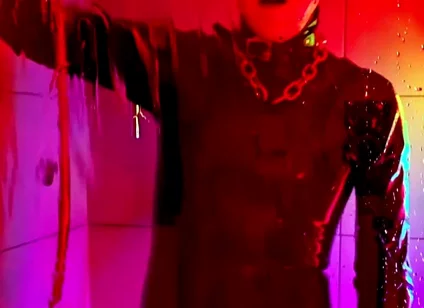 Shower in Rubber