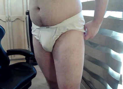 Muscular Camboy Works Out His Upper Body