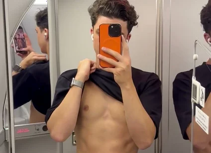Turbulence Got My Dick Bouncing Don’t Worry! Landed Safely Back in Melbourne
