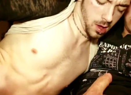 Bukkake Amateur with Gay Twinks Sucking All His Friends to the Cum
