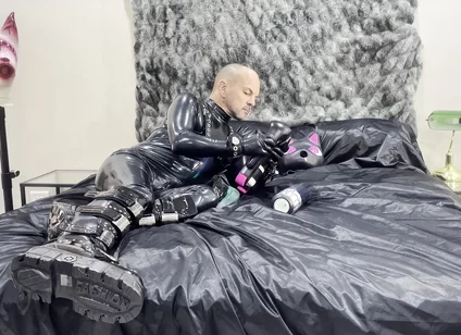 Full Black Rubber Vibes