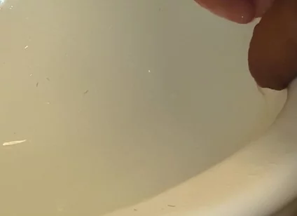 Peeing for Those That Like to Watch