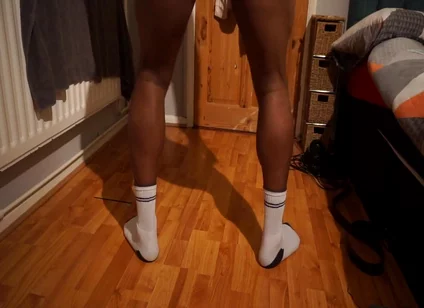 Squatting. Amadeus Mode