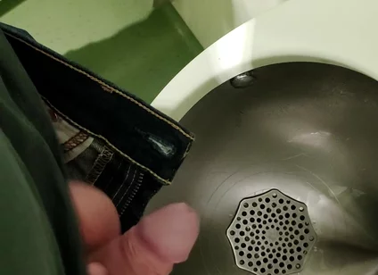 Young Skninny Boy Piss on the Train