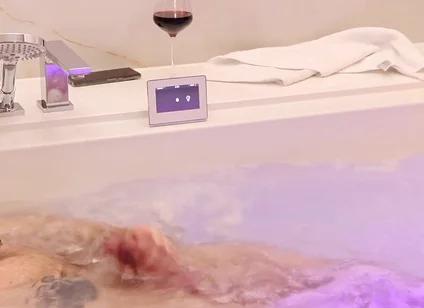 Hairy Muscle Stud: Luxury Jacuzzi Strip & Raw Jerk off - 4K Bodybuilder Solo