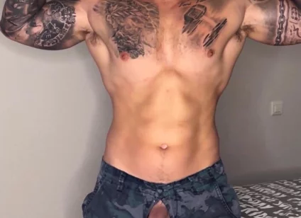 Military Huge Cumshot with No Hands