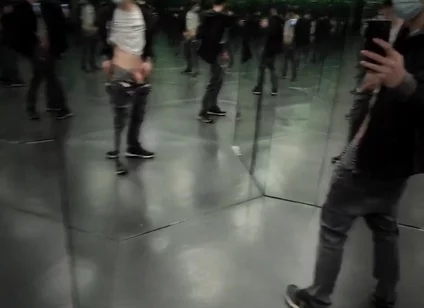 A Nice Handjob with Some Viewers