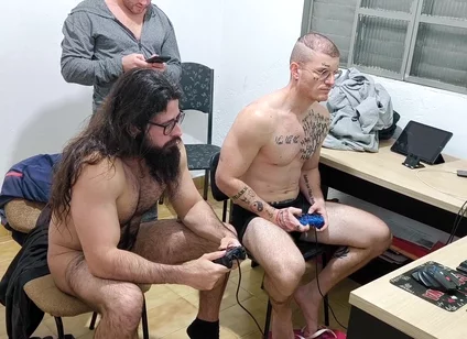 3 Heteros Playing Naked