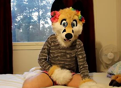 Oliver Pawing. First Murrsuit Video I Have Ever Made