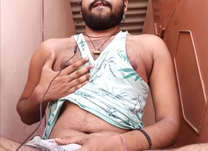 A Hot Bhabhi Has Working in Kitchen Has Grab by a Horny Man and Ismaatdeva Has Fully Feel That Orgasm