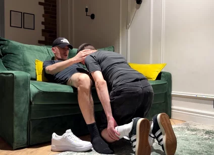 Sniffs Boyfriend's Dirty Socks After Work and Gets Cum Inside