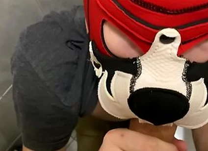 Young Guy Sucks Deepthroat Big Cock In Public Toilet