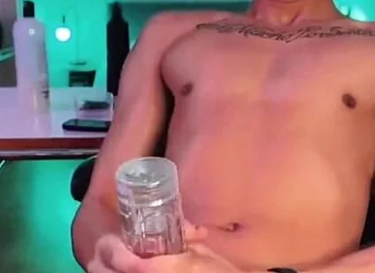 Leo Latte Lets Viewers Control the Toy in His Ass While He Strokes a Fleshlight