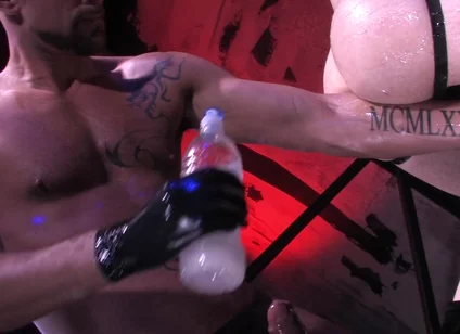 Fistpack 30 - 3 Fists in Paris