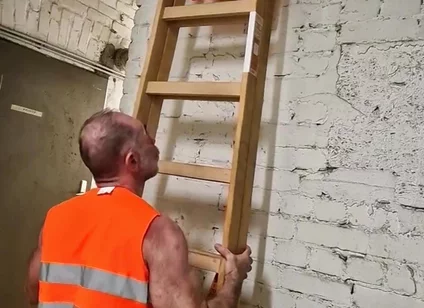 Very Hairy Builder