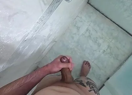 Jerking off to the Shower