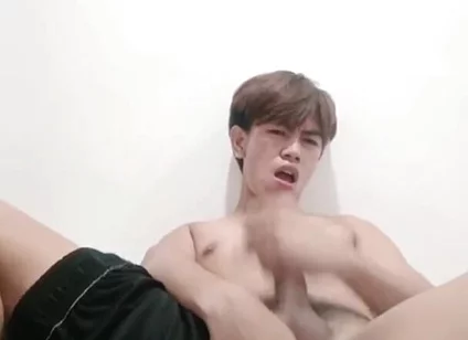 Young Asian Guy Wants You Daddy