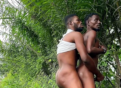 Ebony Black Bareback Outdoor Sex