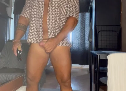 If You Like Me. Bisexual Bodybuilder Wank Solo
