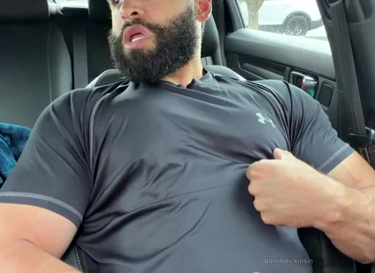 Muscle Cub in the Car