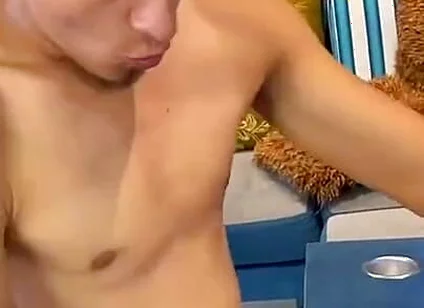 Sexy Green Eyes Dude Walk in Fuck Cum and Go