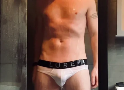 Who Likes Hot Guys in the Shower?