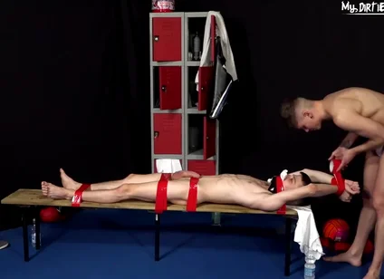 Bench-bound Sub Captivity