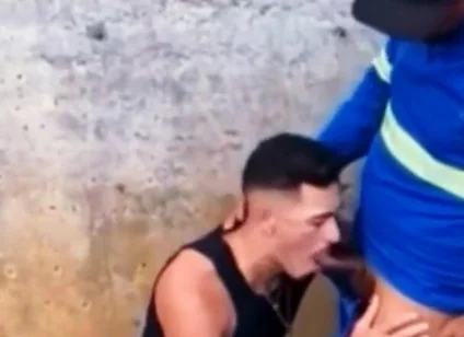 Worker Fucks in the Bush Strangers