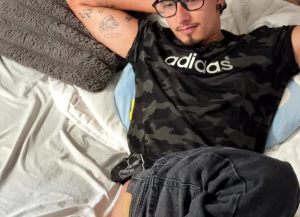 A Hetero's First Handjob with His Best Friend Watching Gay Porn
