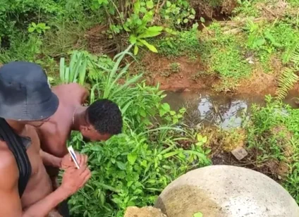 Watch How He Wore His Pant and Ran Away.