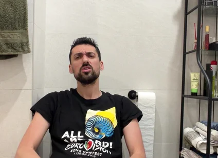 Hot Stepdaddy Jerking off Like Crazy in Public Bathroom