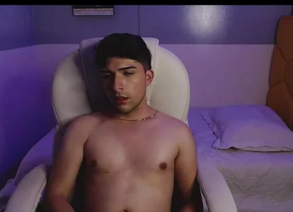 Masturbating and Cumming on Webcam While Meeting Random People Around the World