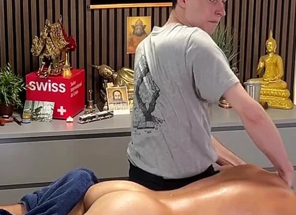 Hot Straight Guy Gets Handjob From Masseur