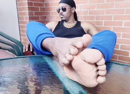 I Let My Feet Breathe After the Gym (2025)