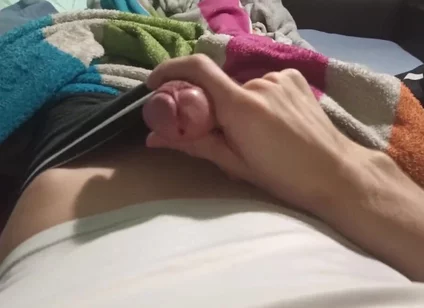 In the Morning, the Guy Decided to Jerk off a Little