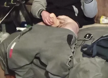 Cumshot in the Place Where I Go to Masturbate and Plus Before the Videos I Made Controll