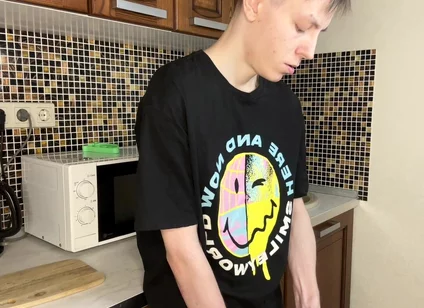 Young Twink's Gushing Cum Delight