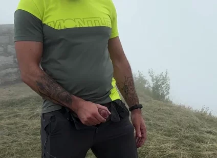 After a Long Hike, I Found the Perfect Spot to Let off Some Steam