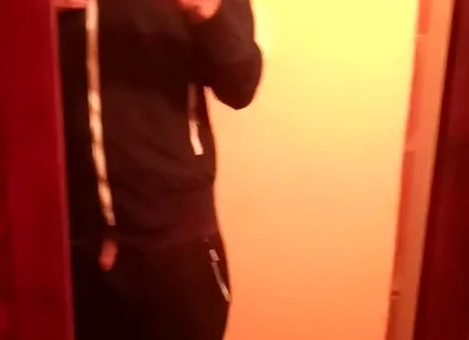 Dressed in Front of the Mirror, I Play and Show off
